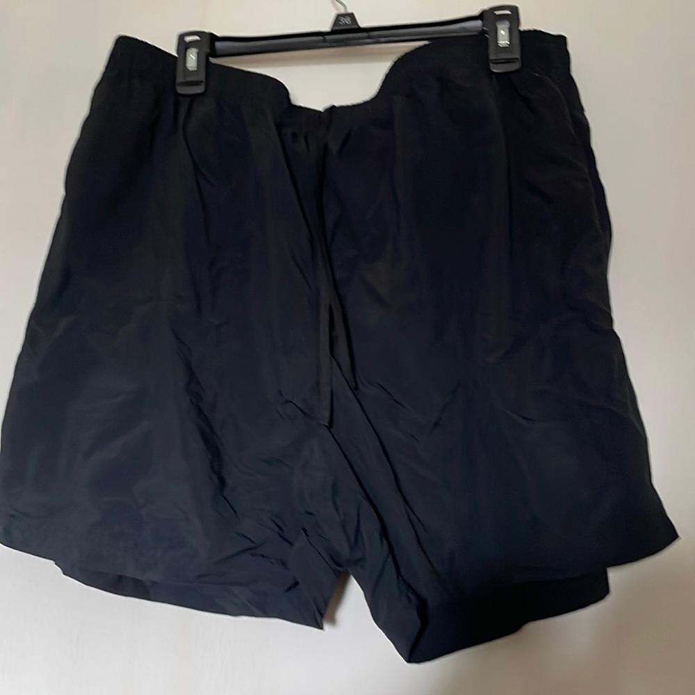 Black Columbia shorts size 2x